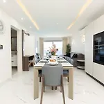 Ivory Seafront With Views!- Fl 13 By Homely Appartement