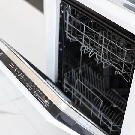 Ivory Seafront With Views!- Fl 13 By Homely St. Paul's Bay