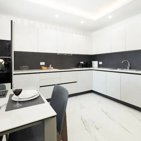 Ivory Seafront With Views!- Fl 13 By Homely * St. Paul's Bay