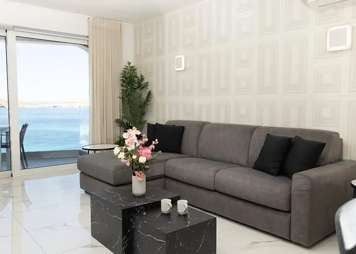 Ivory Seafront With Views!- Fl 13 By Homely Lägenhet St. Paul's Bay